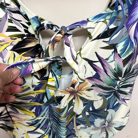 Sun & Sea One Piece Floral Swimsuit Sz14 - Picture 2 of 9